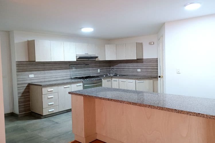 Apartamento en Venta en Santa barbara central, Bogotá - Imagen 1