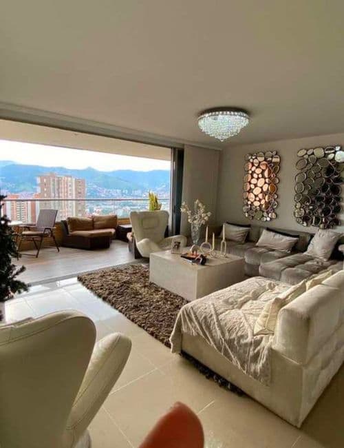 Apartamento en Venta en El Poblado, Medellín - Imagen 1