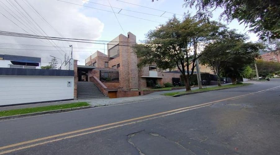 Casa en Venta en Santa Barbara, Bogotá - Imagen 1