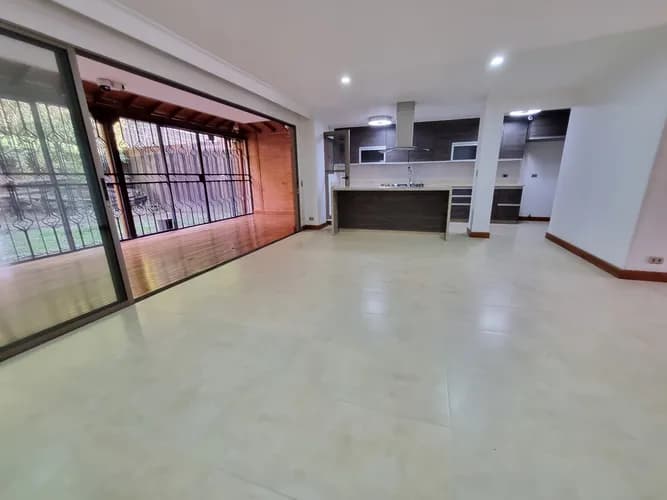 Casa en venta en Loma de las brujas, Envigado - Imagen 1