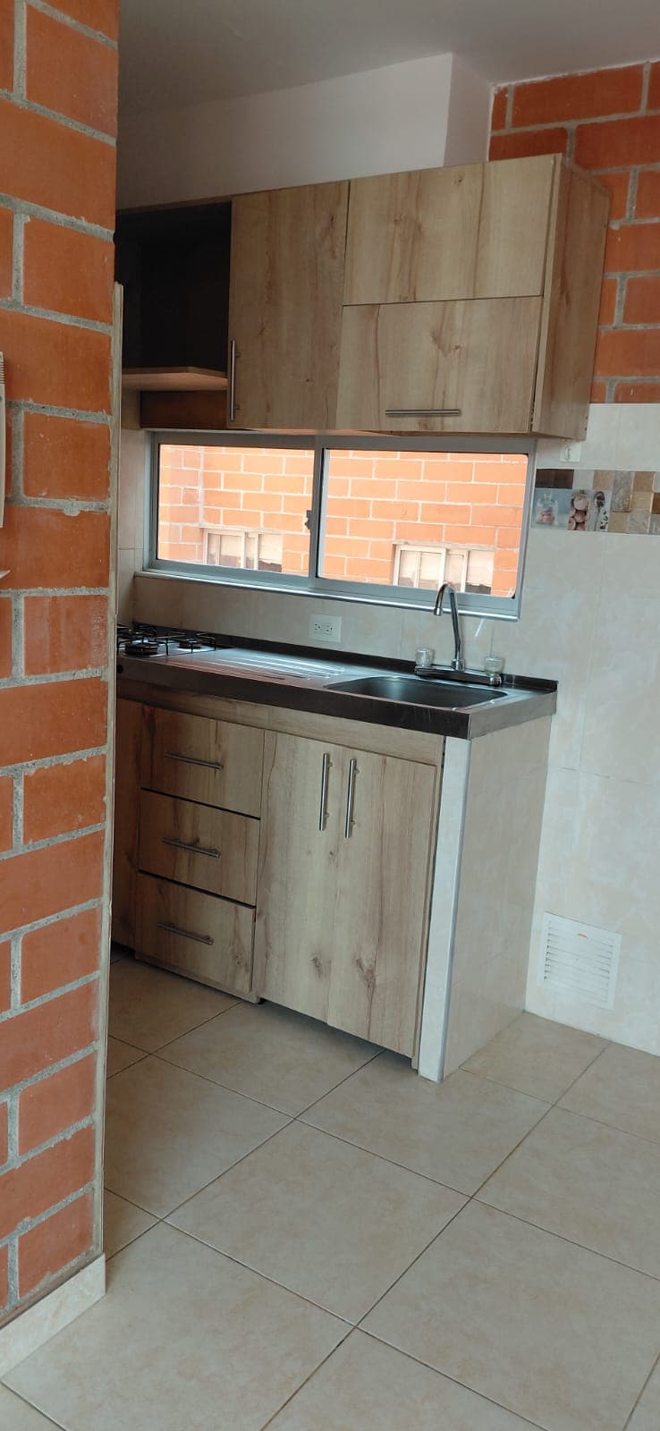 ¡Excelente oportunidad! Apartamento amplio, fresco y muy acogedor - Imagen 1
